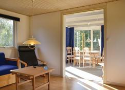 Stunning Home In Jgerspris With 2 Bedrooms And Wifi - Jægerspris - Living room