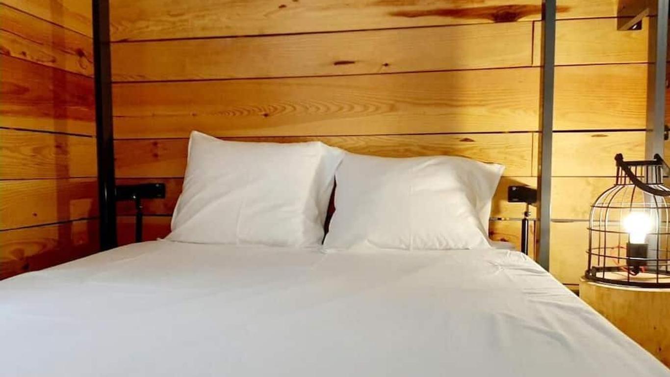 Hostal Erasmus by gaiarooms