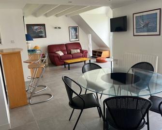Piriac Sur Mer Large T2 Full Sea Face Terrace Wifi Broadband - Piriac-sur-Mer - Salle à manger