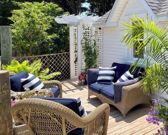 Cottage Bluefish On Chincoteague Island! A Cozy Island Getaway -New Remodel - Chincoteague - Patio