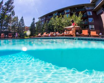 Juniper Springs Resort - ממות' לייקס - בריכה