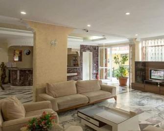 Sun Vera Hotel - אלניה - דלפק קבלה