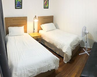 Low price clean linen and free stuff No 2 plenty of on street parking G1 - Sydney - Chambre