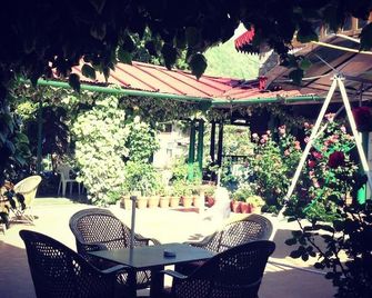 Royal Heritage - Nainital - Patio