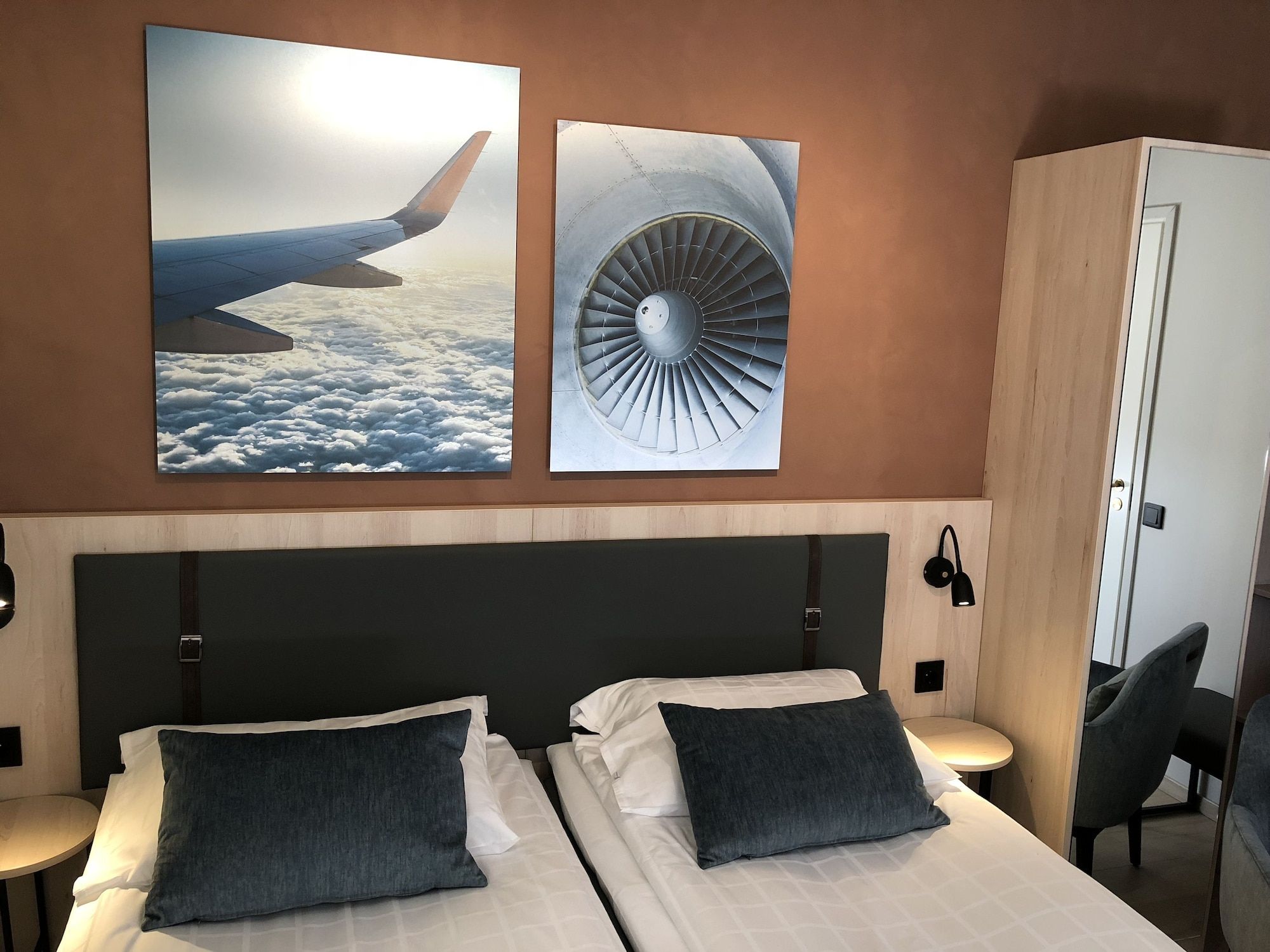 Pilot Airport Hotel - Vanda - Sovrum