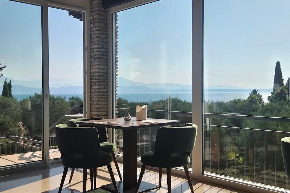 هوتل مون ريبوس