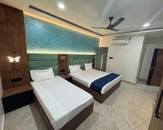 Lakhdatar Home Stay - Benarés - Habitación