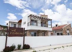 Petritis Villas - Nea Iraklitsa - Budynek