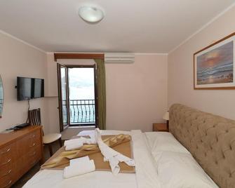 Hotel Anderba - Tivat - Schlafzimmer