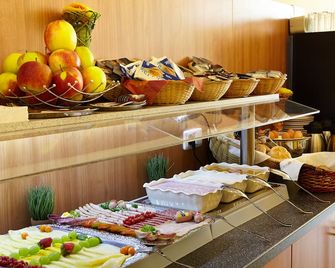 Hotel Fresh Inn - Unterhaching - Buffé