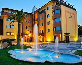 Hotel Lemi - Torrecuso - Building