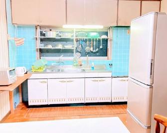 Traditional Japanese Architecture Guesthouse Kach - Kanonji - Kitchen