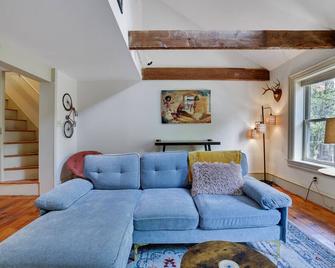 In The Heart Of Jim Thorpe (with your own parking) - Jim Thorpe - Living room
