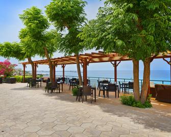 High Life Hotel - Kyrenia - Patio