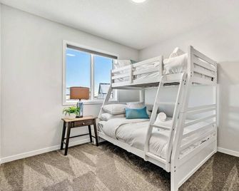 Herron Street New Luxury Retreat 6 Beds A11y - Balzac