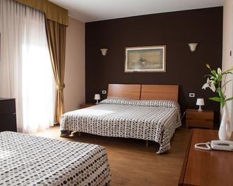 Hotel Master - Padova - Camera da letto