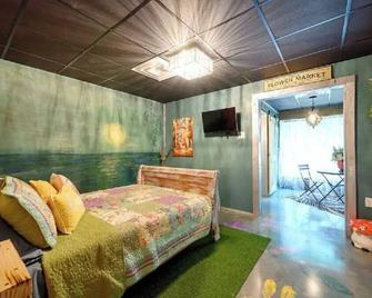 Hochatown Charming Hotel Garden Suite. - Broken Bow - Bedroom