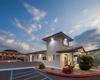 Days Inn by Wyndham Arroyo Grande/Pismo Beach - Arroyo Grande - Building