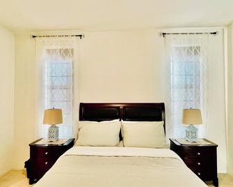 Charming & Modern 3B 2.5BA Home with Warm Decor - Covina - Bedroom