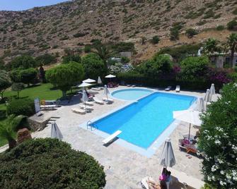 Valley Village - Matala - Pool
