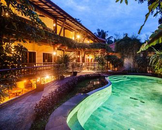 Junjungan Ubud Hotel & Spa - Ubud - Svømmebasseng