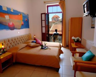 Kiniras Traditional Hotel & Restaurant - Paphos - Bedroom