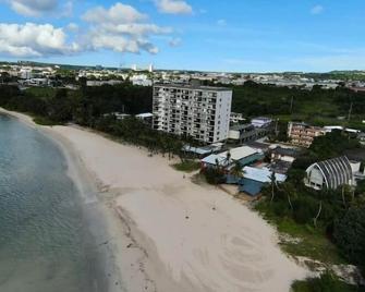 Beautiful Condos walking distance to a private beach! - Tamuning - Building