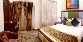 Hayyat Luxury Apartments - Lahore - Bedroom