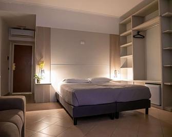 San Marco Hotel - Napoli - Kamar Tidur