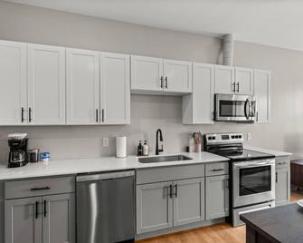 Bright 1bdr | Cleveland Clinic | Free Garage - Cleveland - Kitchen