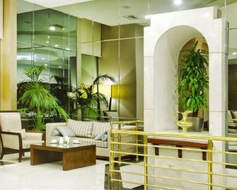Korumar Hotel Deluxe - Kusadasi - Recepción