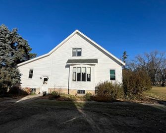 Quaint 1930's Farmhouse in the heart of Saskatchewan and the Central Flyway - Watrous - Edificio