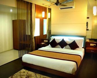 Hotel Fortune Palace - Jamnagar - Schlafzimmer