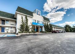 Motel 6 New London - Niantic - Niantic - Building