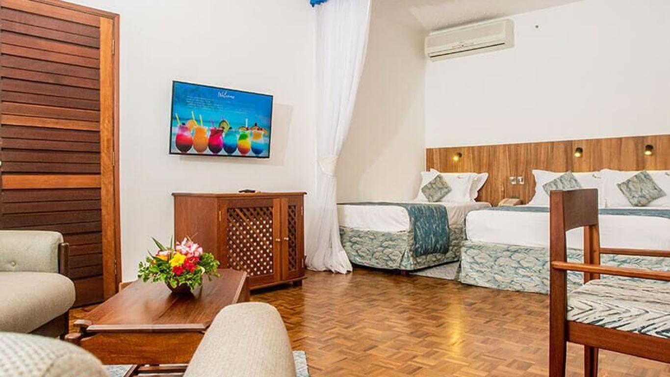 Travellers Beach Hotel & Spa