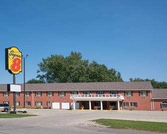 Super 8 by Wyndham Sheldon - Sheldon - Building
