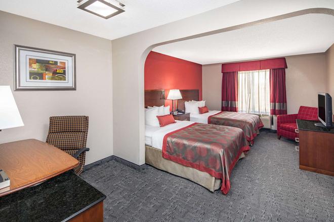 Ramada By Wyndham Alpharetta 57 1 0 2 Alpharetta Hotel