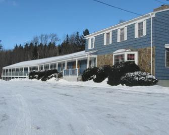 Big Bears Lodge - Dover - Gebäude