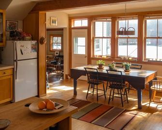 Inviting Lakefront Comfort in Historic Harrisville - Harrisville - Dining room