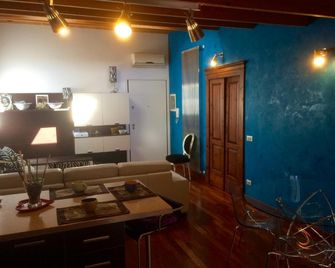 L'Incantesimo - Pescara - Wohnzimmer