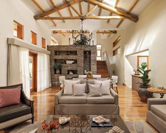 Belmond Hotel Rio Sagrado - Cusco - Living room