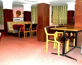 Hotel Yamini - Pālampur - Restaurante