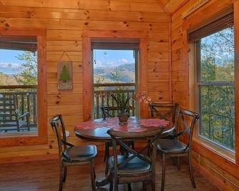 Reindeer Bay - Pigeon Forge - Balcony