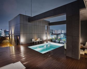 Hotel Gaden - Suwon - Pool