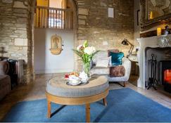 Pineapple Spa Cottage - Stow-on-the-Wold - Stue