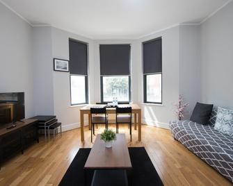 Westciti Croydon Serviced Apartments - Croydon - Living room