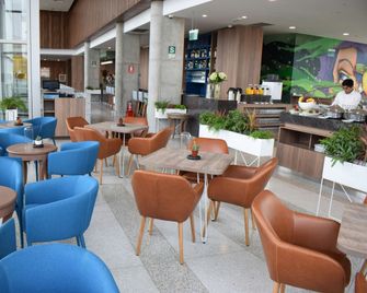 Holiday Inn Lima Airport By IHG - Callao - Bar