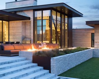 Bella Vista - Glen Ellen - Building