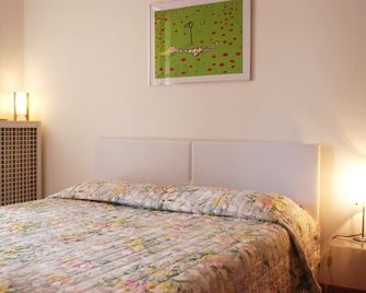 베이야-플로르 B&B - 카라테 브리안자 - 침실