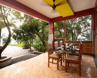 Avadale Idukki - Stag Groups Not Allowed - Idukki - Patio